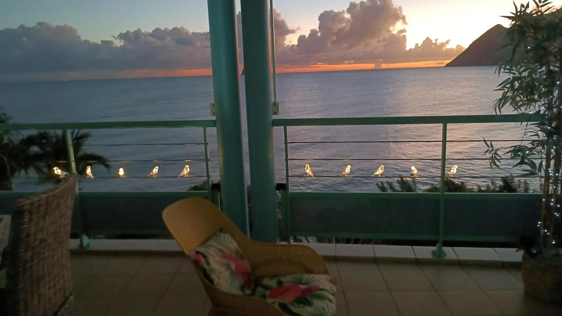 Appartement Les Pieds Dans L'Eau Dans Residence De Standing Le Diamant Martinique